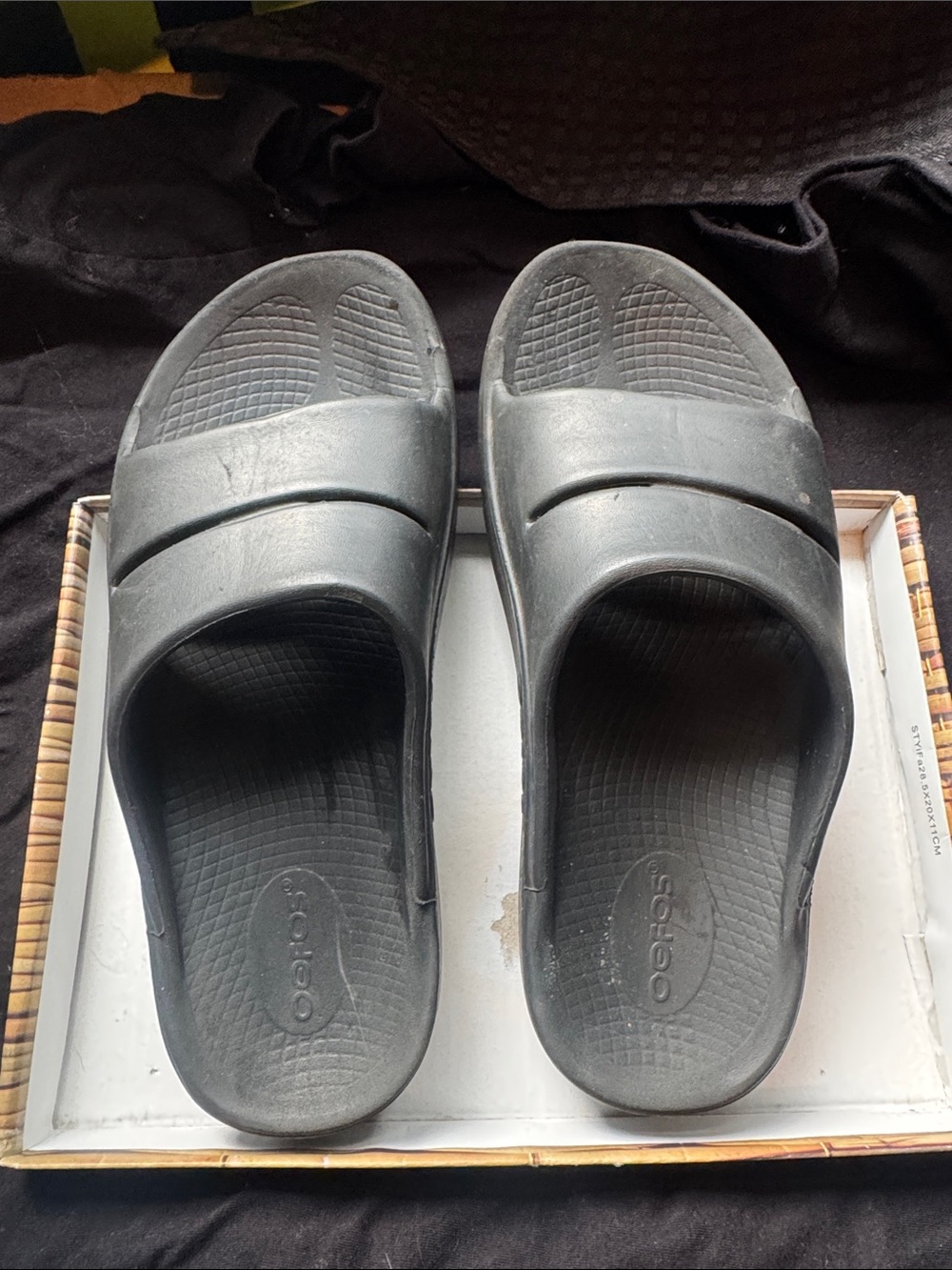 OOFOS Black Men's Slide Sandals - Cushioned Recovery Slides